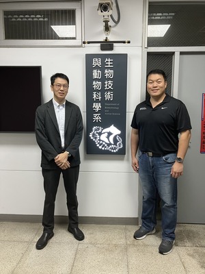 1141021關島大學自然暨應用科學學院陳冠儒主任來訪圖片