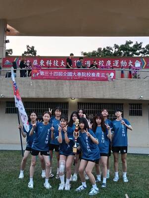 賀本系榮獲第34屆全國大專院校畜產盃(大畜盃)女排冠軍及桌球亞軍!!!圖片