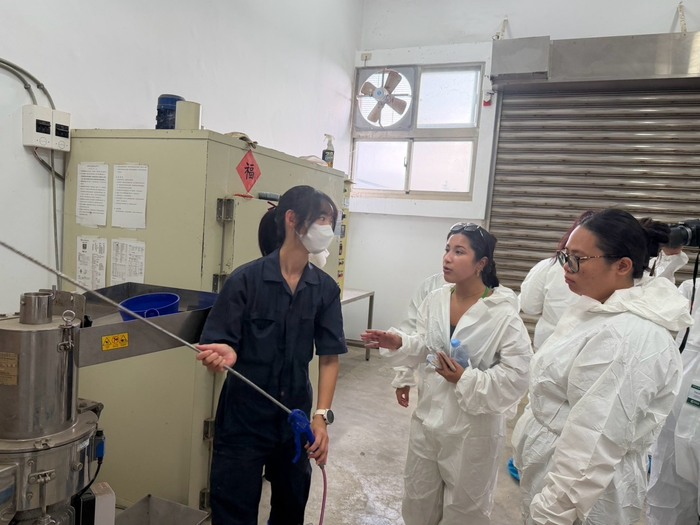 1150729雅琇老師帶領關島大學師生來訪系上交流及參訪院上實習場區!圖片