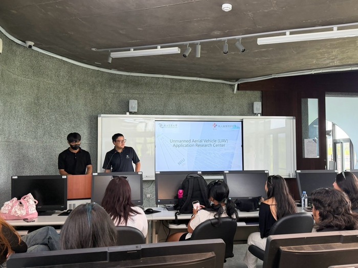 1150729雅琇老師帶領關島大學師生來訪系上交流及參訪院上實習場區!圖片