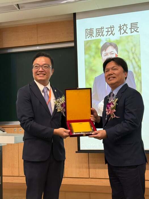恭喜陳威戎校長榮獲台灣農業化學會技術榮譽獎!圖片